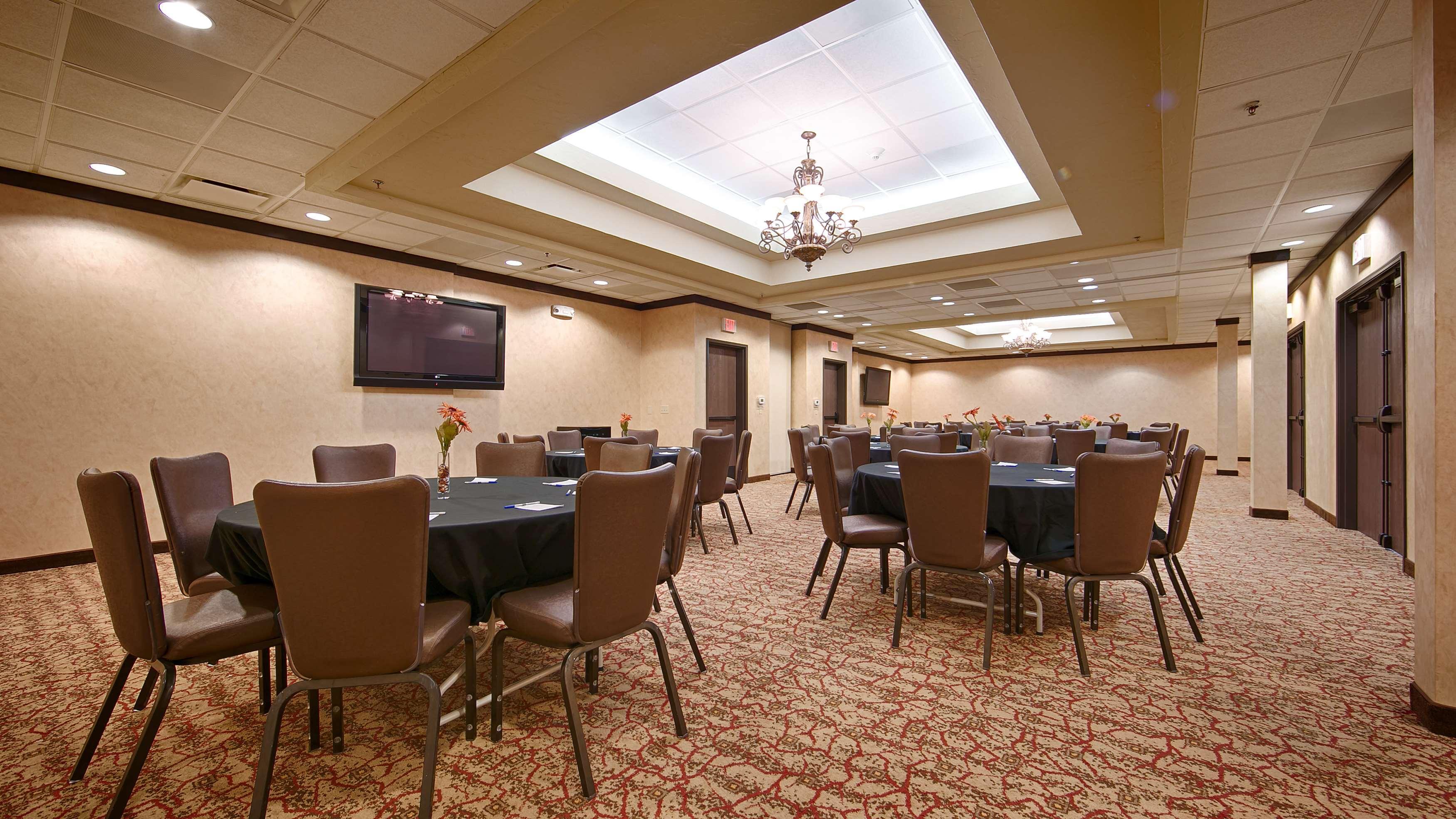 Best Western Plus Cimarron Hotel & Suites Stillwater Bagian luar foto