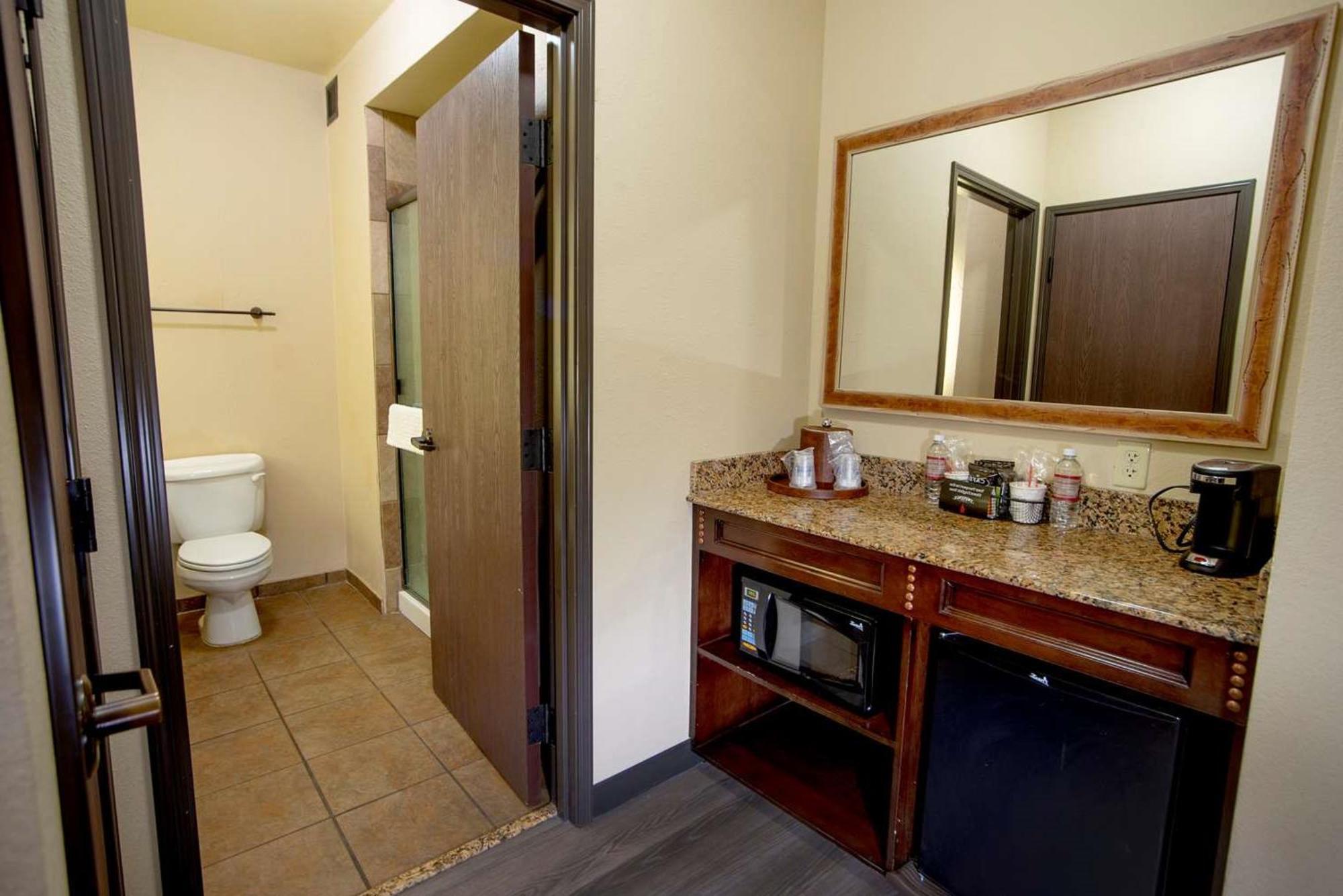Best Western Plus Cimarron Hotel & Suites Stillwater Bagian luar foto